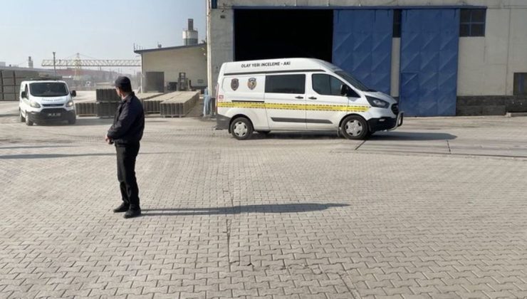 Fabrika çatısından düşen işçi öldü