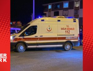 Hafif ticari araçla otomobil çarpıştı: 3 yaralı