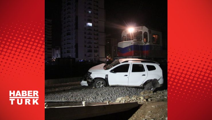 Hemzemin geçitte feci kaza: 4 yaralı