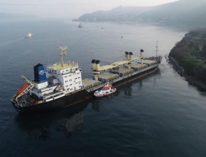 İstanbul Boğazı’nda gemi trafiği askıya alındı