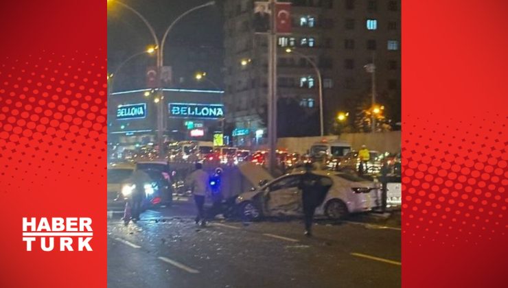 Otomobil iki araca çarptı: 1 polis şehit, 5 yaralı