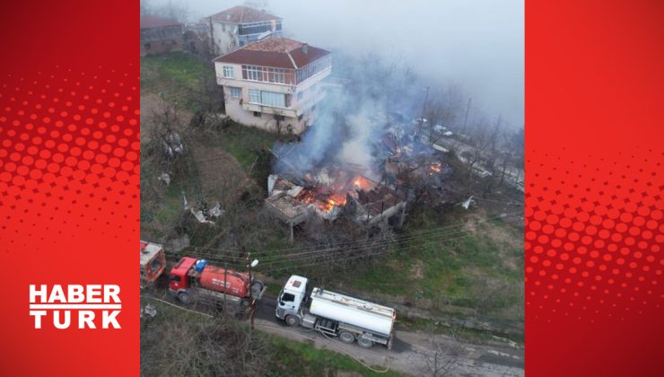 Yangında 2 ev kullanılamaz hale geldi