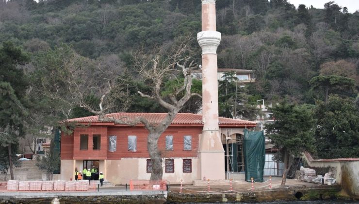 Yangında hasar alan Vaniköy Camii yeniden açılıyor