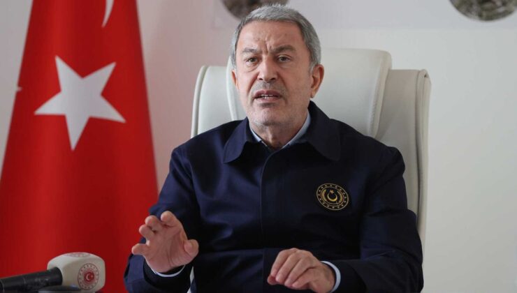 Bakan Akar: Mehmetçik depremde 326 kişiyi enkazdan kurtardı