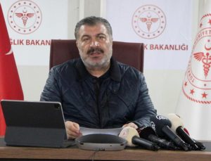 Bakan Koca: 448 sağlık çalışanı depremde hayatını kaybetti