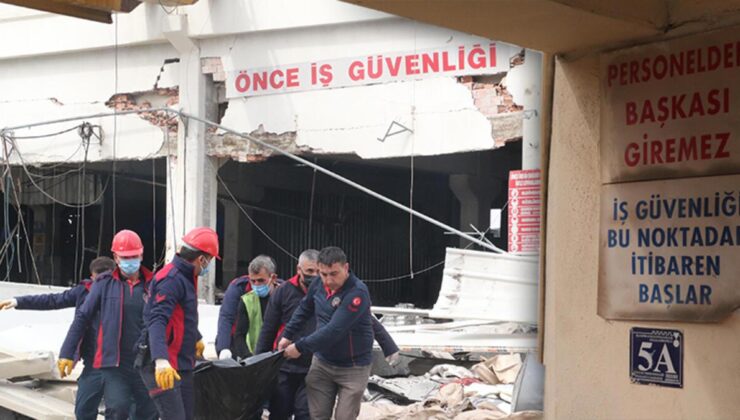 Kahramanmaraş’tan acı haber: Ağır hasarlı fabrikaya giren işçiler, enkaz altında kaldı