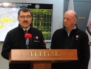 TÜBİTAK Başkanı Mandal: Bölgede her 30 saniyede 1 deprem görüyoruz