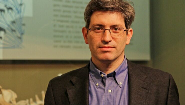 Carl Zimmer’in 2021’de ilk on bilim kitabı arasında gösterilen eseri: Yaşamın Kıyısında