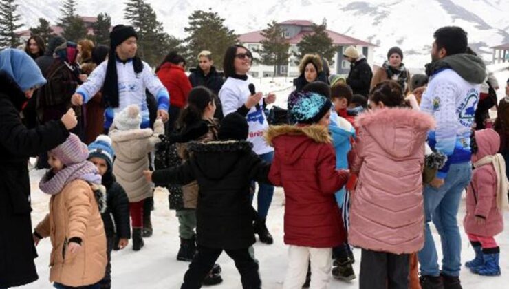 Depremzede çocuklar, ‘Kar Festivali’nde moral buldu