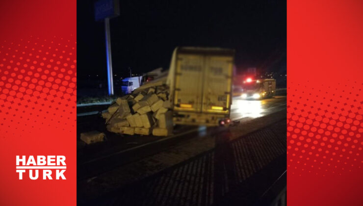 Devrilen TIR, D-100’ün İstanbul istikametini trafiğe kapattı