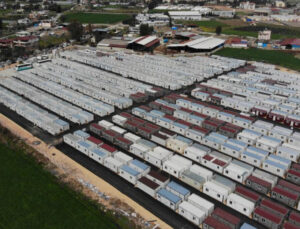 Hatay’da depremzedeler konteynerlere yerleşiyor