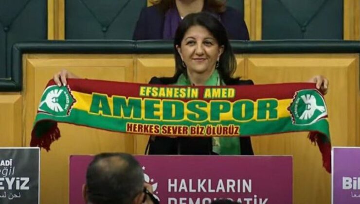 HDP Eş Genel Başkanı Pervin Buldan, TBMM’de Amedspor atkısı açtı