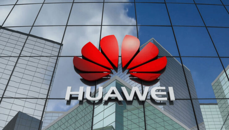 Huawei, MWC 2023’te ziyaretçilere takip cihazı takmakla suçlandı