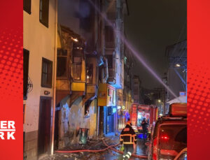 İki katlı ahşap binadaki yangın söndürüldü