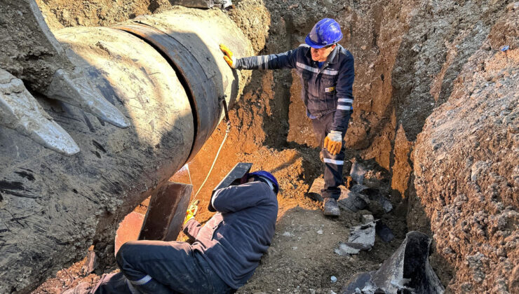 Konya Büyükşehir Belediyesi, deprem bölgesindeki çalışmalarını sürdürüyor