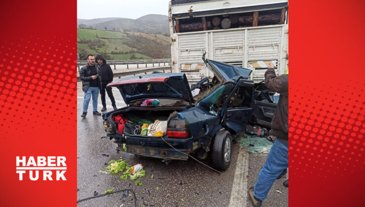 Otomobil kamyona arkadan çarptı: 2 ölü, 6 yaralı