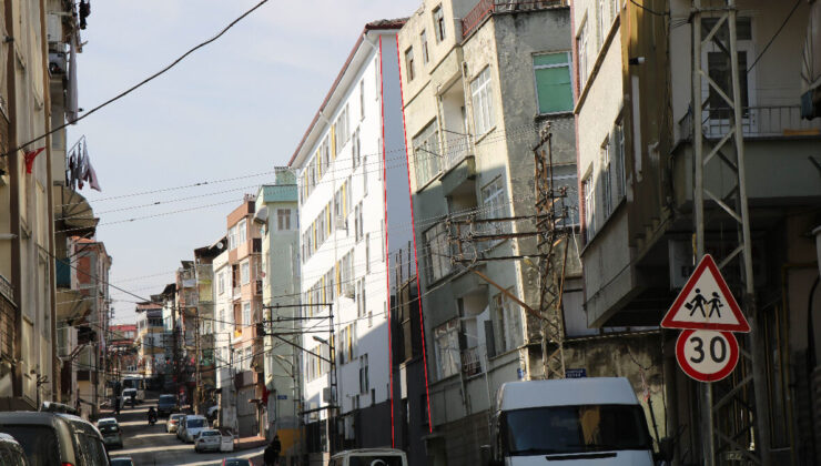 Samsun’da yan yatan binada hayat devam ediyor