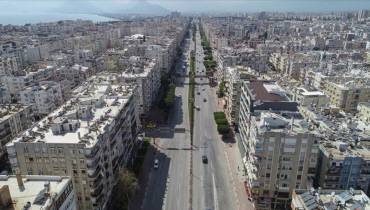 İzmir’de 11 lirayı eksik gönderdiği için konutundan tahliye edildi