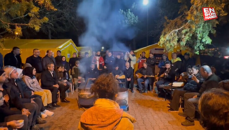 MEB Bakanı Mahmut Özer, depremzede öğrencilerle buluştu