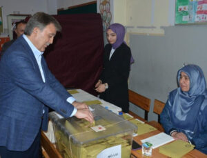 Abdullah Gül oyunu verdi: İyi olsun