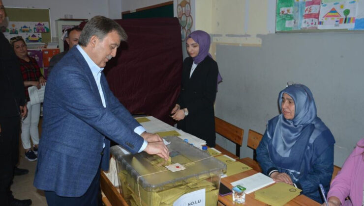 Abdullah Gül oyunu verdi: İyi olsun