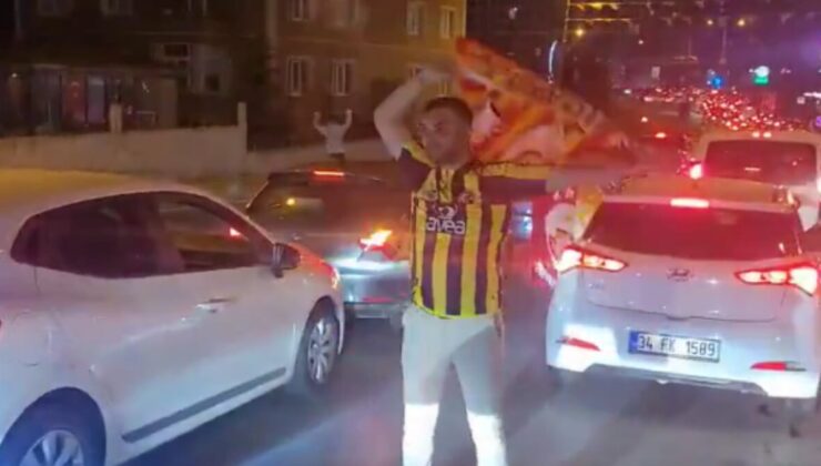 Bir Fenerbahçe taraftarı, Galatasaray’ın şampiyonluk kutlamalarına katıldı