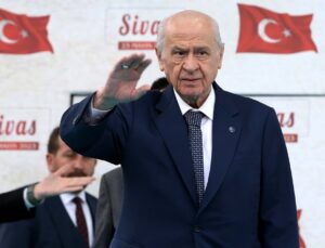 Devlet Bahçeli’den Kılıçdaroğlu’na: Noktalı siyaset olmaz