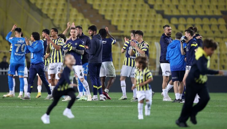 Fenerbahçe – Antalyaspor maçının birinci 11’leri