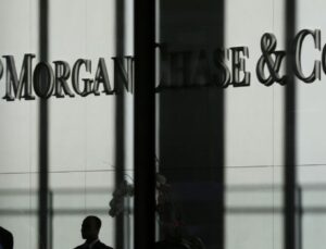 JPMorgan’dan hisse yerine altın ve nakit tavsiyesi