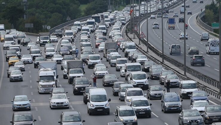 Trafiğe kaydı yapılan taşıt sayısı Nisan’da azaldı