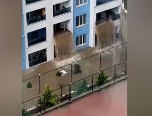 Ankara’da meskenin içinden sel geçti