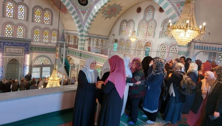 Bartın’dan hacı adayları  kutsal topraklara uğurlandı