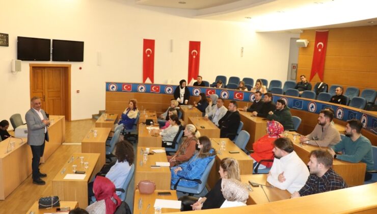 Belediye personeline diksiyon ve beden dili eğitimi