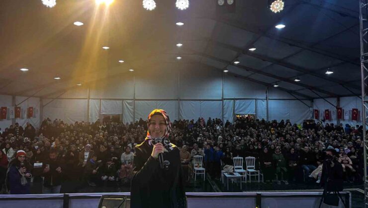 Ünlü yazar Düzcelilerle buluştu