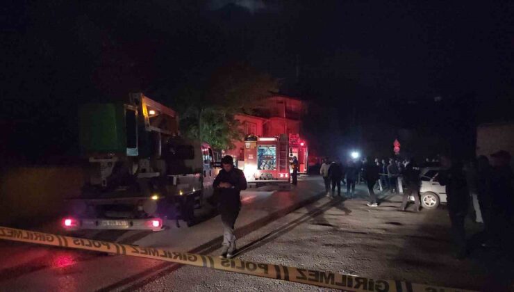 Alevler mahalleliyi sokağa döktü
