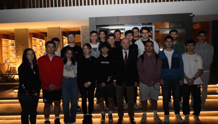 Başkan Özlü’den gençlere sürpriz