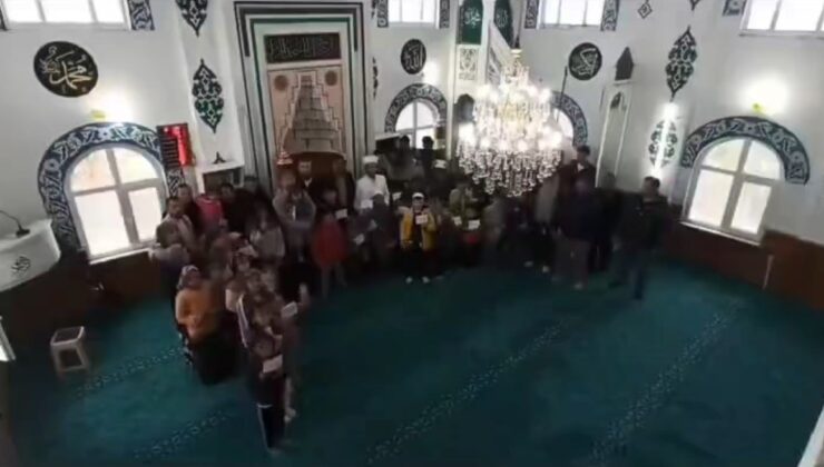 Bayram geleneği çocukların yüzünü güldürdü