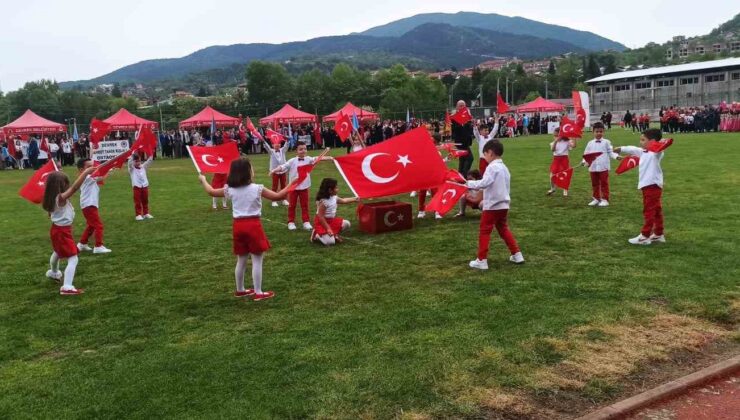 Devrek’te 23 Nisan Çocuk Bayramı coşkuyla kutlandı