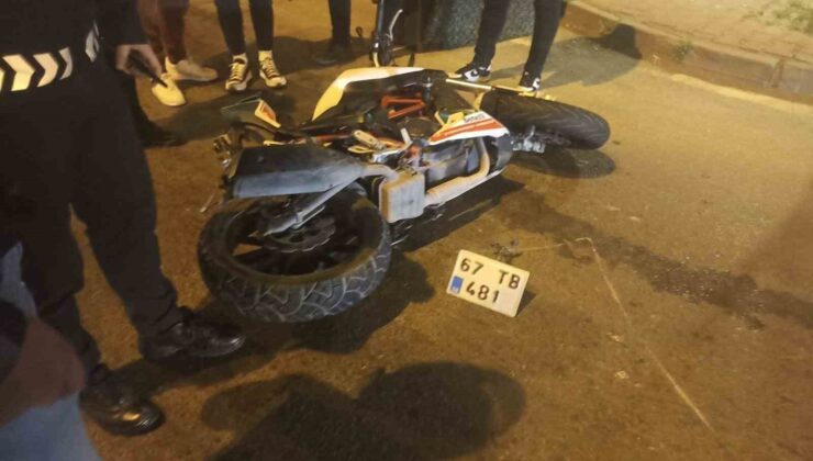 Karadeniz Ereğli’de motosiklet devrildi, 2 kişi yaralandı