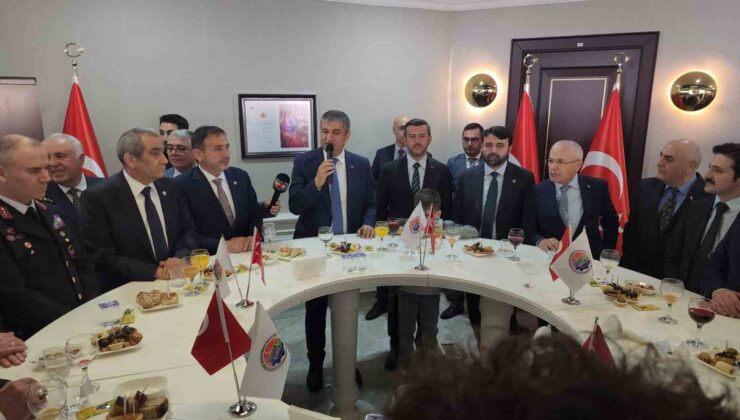Protokol valilikte bayramlaştı