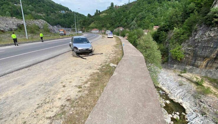 Refüjü aşıp karşı yola geçti, uçuruma yuvarlanmaktan son anda kurtuldu