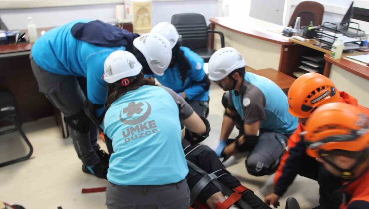 Depremde ilk olarak çök kapan tutun uygulandı