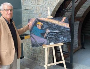 Emekli maden işçisi, Maden Müzesi’nde madencileri anlatan resimlerini sergiledi