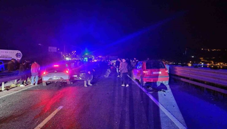 Motosikletli tilkiye çarpıp devrildi, diğer araçlar da zincirleme kazaya karıştı