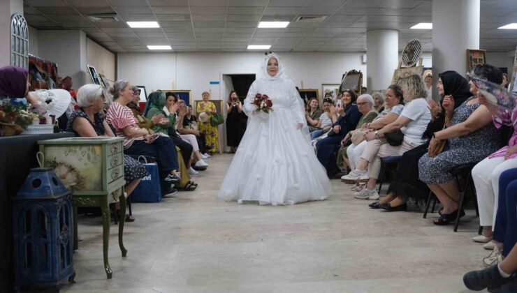 Evlendikten 33 yıl sonra ilk kez gelinlik giydi