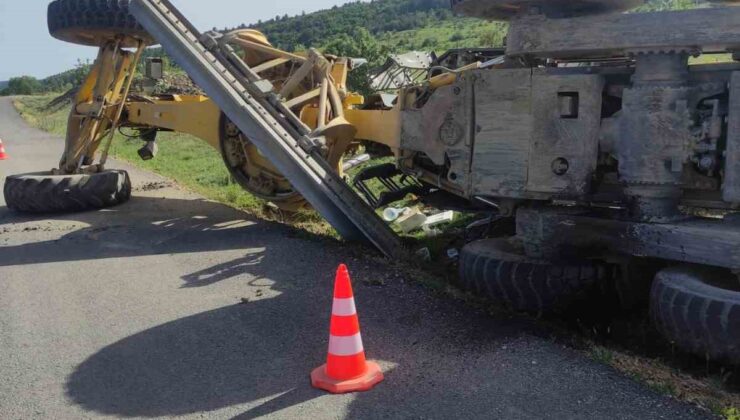 Özel İdareye ait  iş makinesi devrildi: 1 yaralı