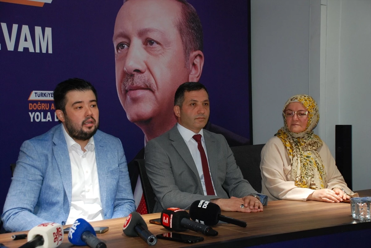 AK Parti Eskişehir Odunpazarı İlçe Teşkilat Başkanı Ümit Sezer Görevini Engin Vural’a Devretti