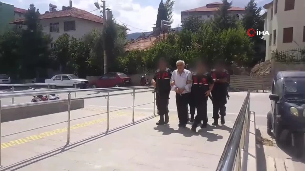 Burdur’da tefecilik operasyonunda yakalanan baba oğul tutuklandı