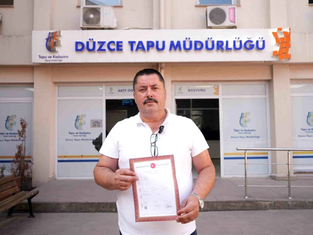 Düzce Belediyesi Modern Sanayi Sitesi’nde Esnaflara Tapuları Teslim Ediyor