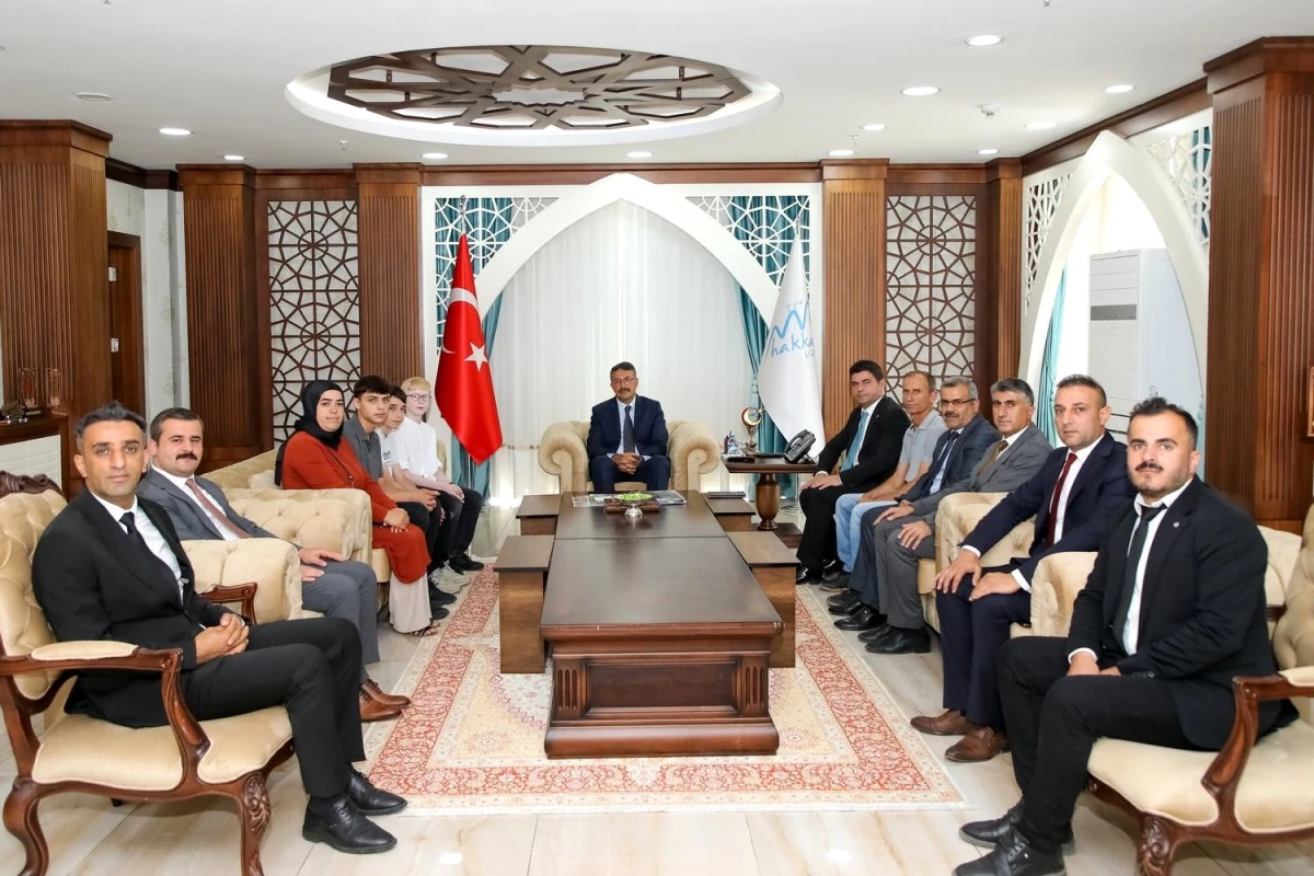 Hakkari Valisi, Beyin Göçünü Tersine Çevirmek İçin Eğitim Seferberliği Başlattı